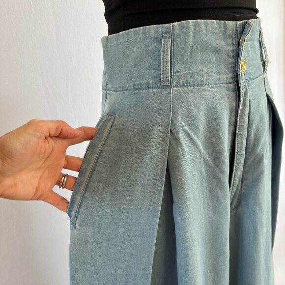 Juicy Couture Black Label Wide-Leg Crop Jeans – Luxe, Dramatic, & Effortless! - Picture 5 of 10